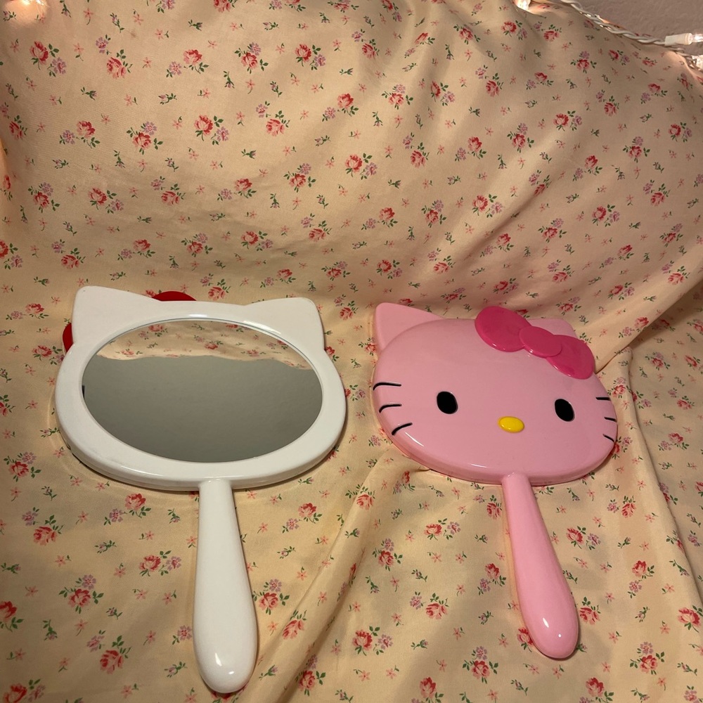 Hello Kitty Mirror - Picture 5 of 7